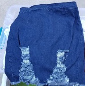 Ripped mini skirt